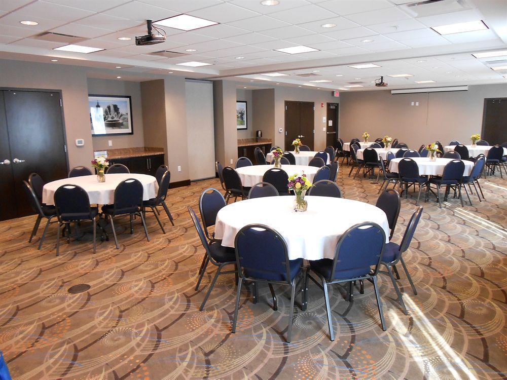 Holiday Inn Express & Suites Overland Park By Ihg Exterior foto
