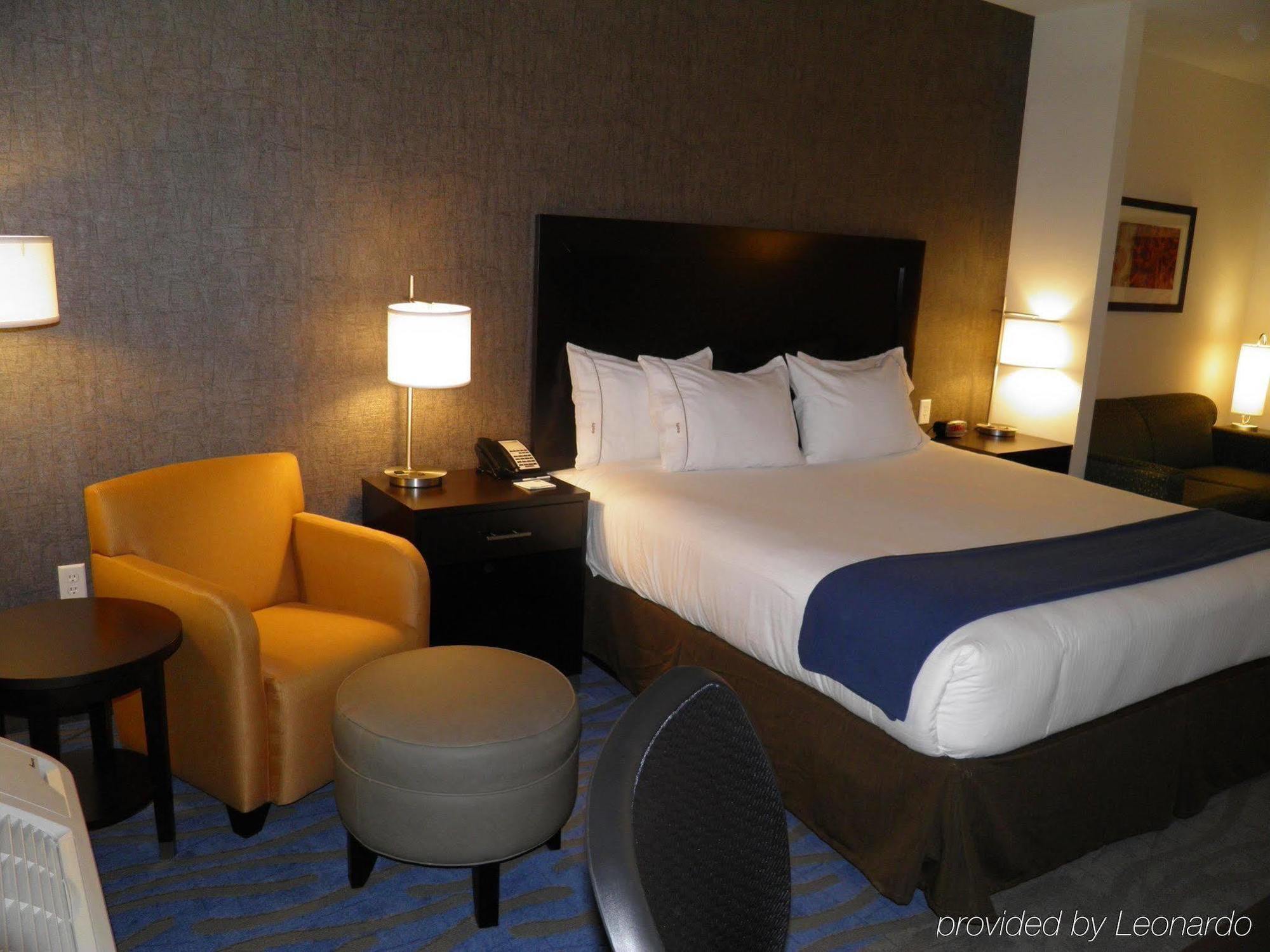Holiday Inn Express & Suites Overland Park By Ihg Exterior foto